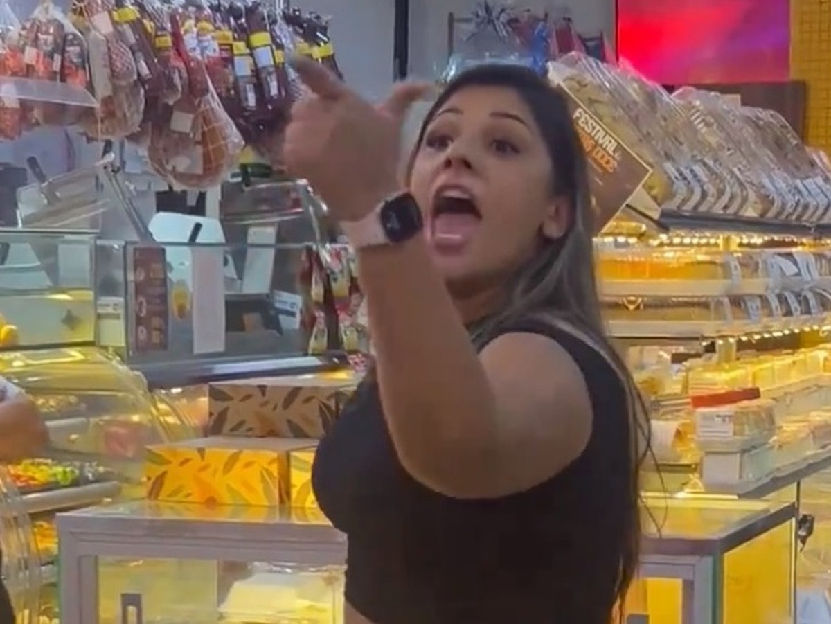 Mulher que agrediu casal gay em padaria de SP é identificada pela polícia e intimada a prestar