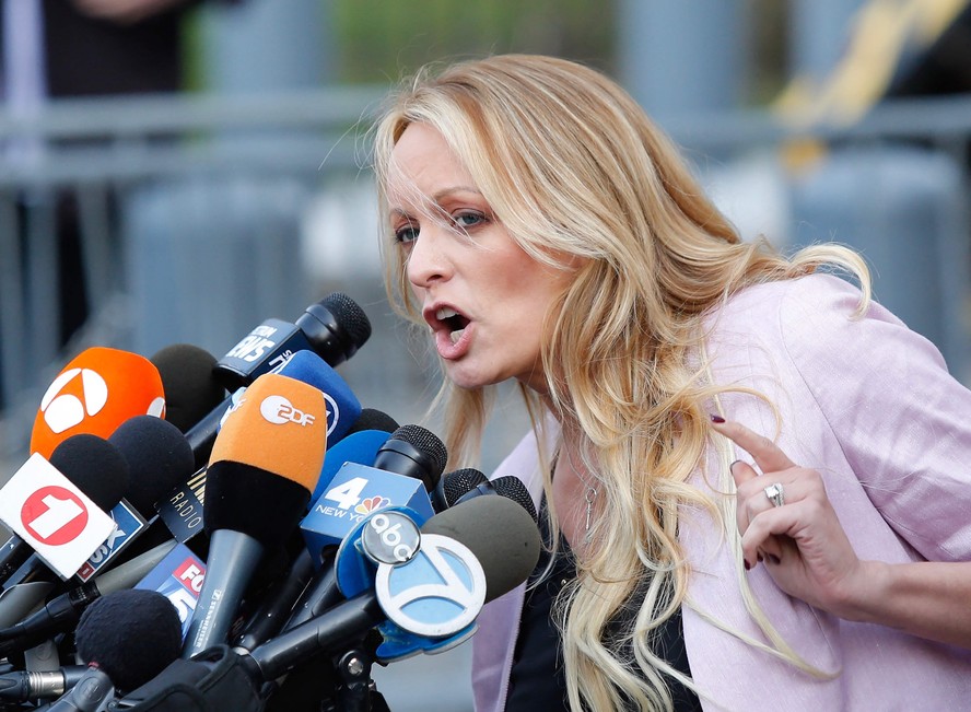 Stormy Daniels Ex Atriz Porn E Figura Chave No Julgamento Criminal De Trump Diz Que Tomou Um