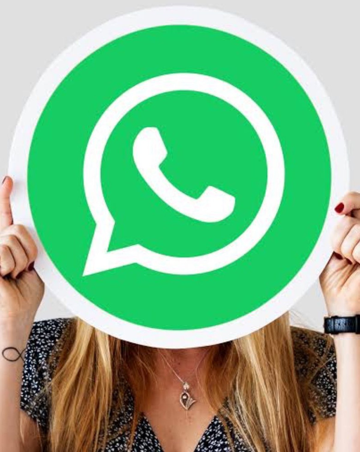 Todo cuidado é pouco mãe de aluno posta nude dela em grupo de Whatsapp de colégio do filho