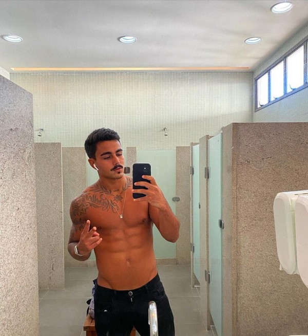 Modelo em clipe de Anitta apaga perfil nas redes após vazamento de cena erótica e suposto nude