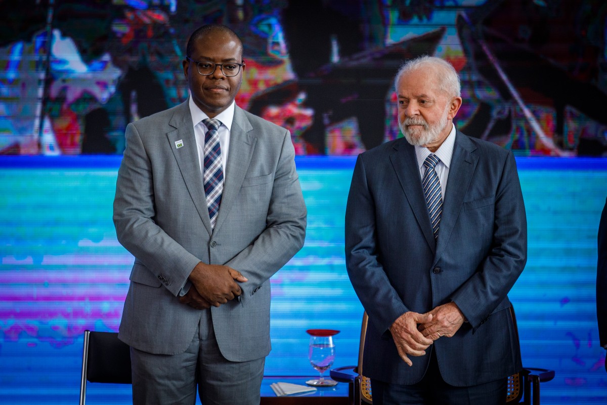 Lula Demite Ministro Dos Direitos Humanos Silvio Almeida Ap S Den Ncias De Ass Dio