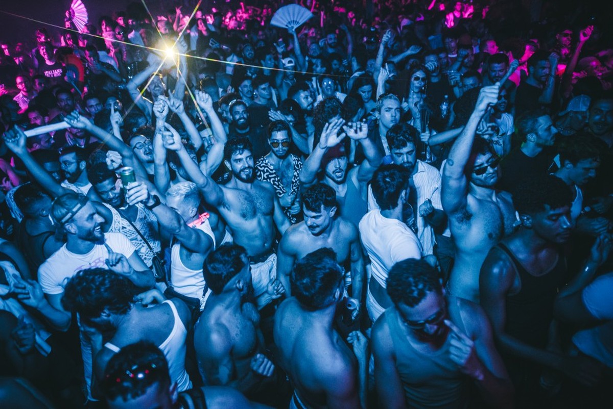 Edição atualizada do livro Babado forte mostra que noite gay e underground ganhou o país e