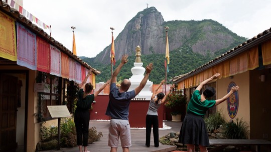 Com vista privilegiada, centro budista no Humaitá promove Canto pela Paz Mundial