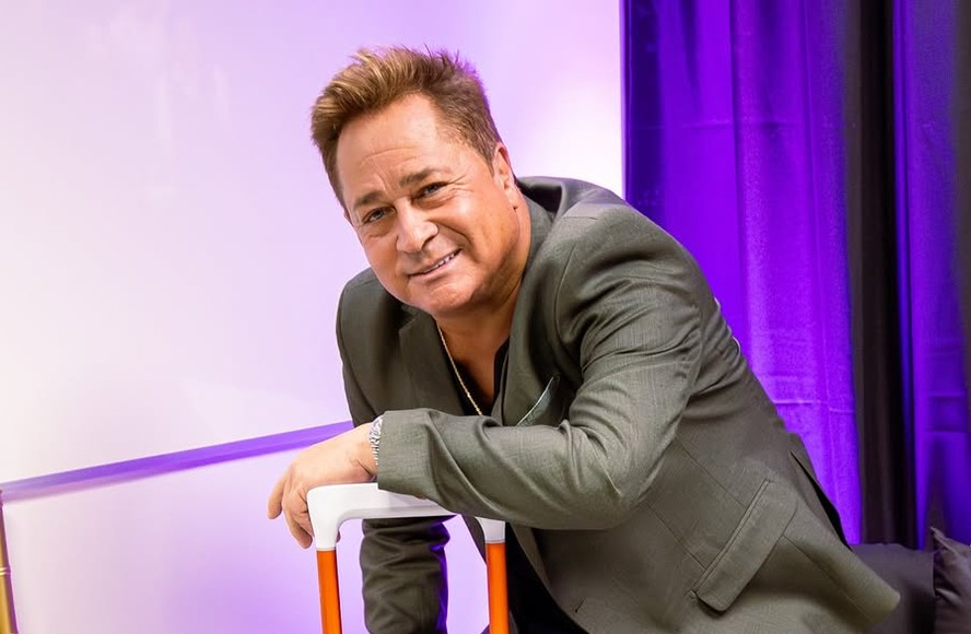 Cantor Leonardo faz procedimento estético para eliminar a papada; entenda como funciona o tratamento