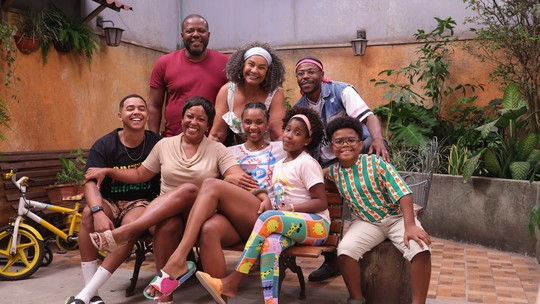 Conheça o elenco de 'Toda família tem', nova série de humor do Prime Video