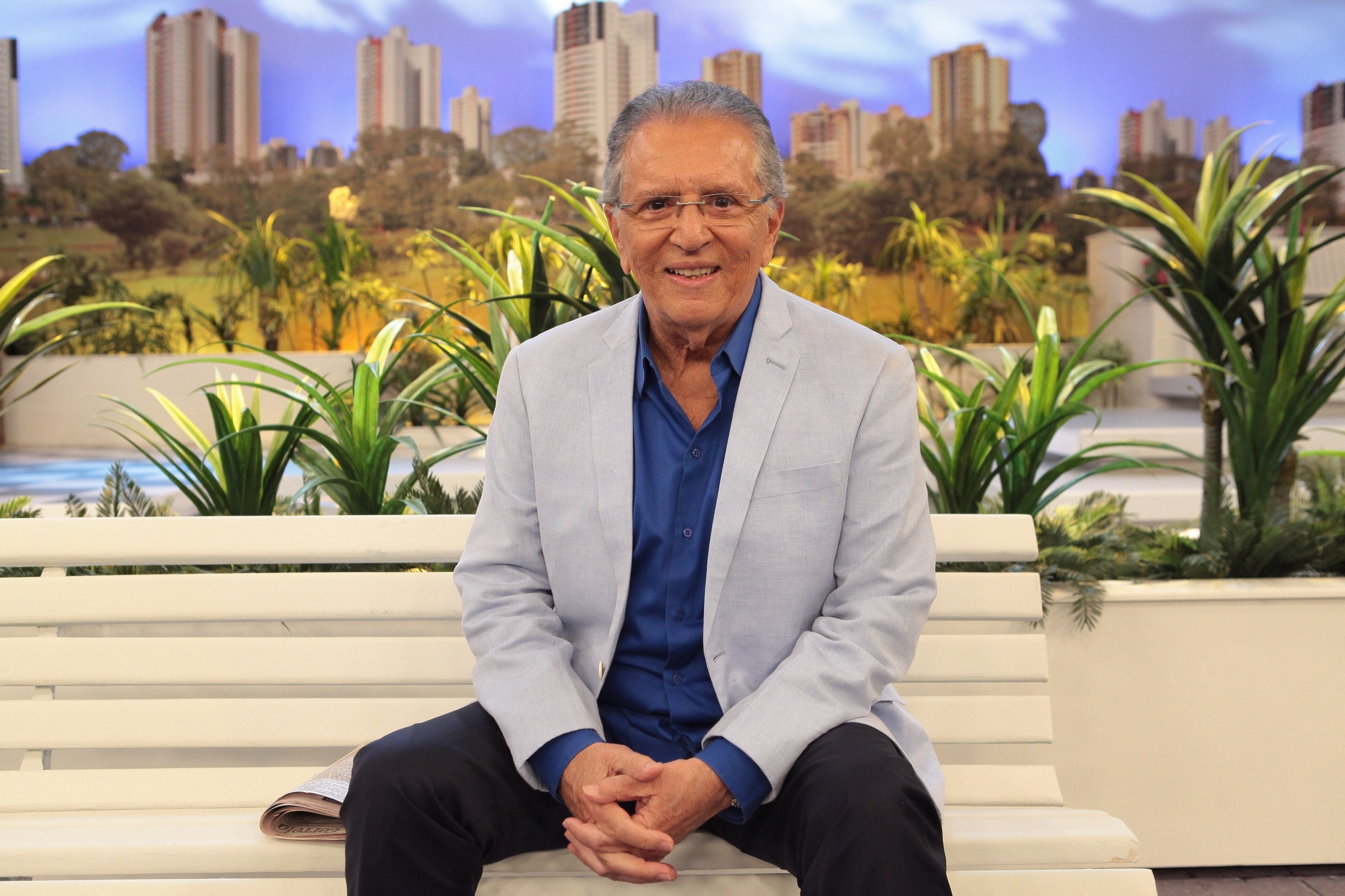 Carlos Alberto de Nóbrega fará cirurgia no coração nesta terça-feira (20); entenda o quadro de saúde do apresentador
