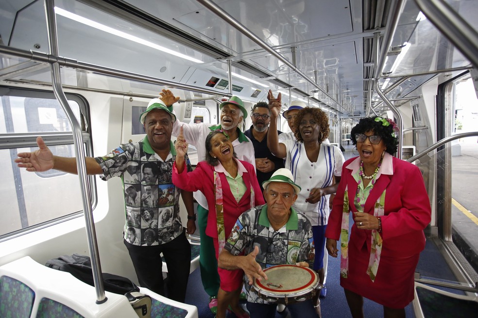 Members of the old guard of Imperio Serrano, Portela and Manguera: everyone will be on board the Samba train, this Saturday (7) - Photo: Custodio Coimbra/Agência O Globo