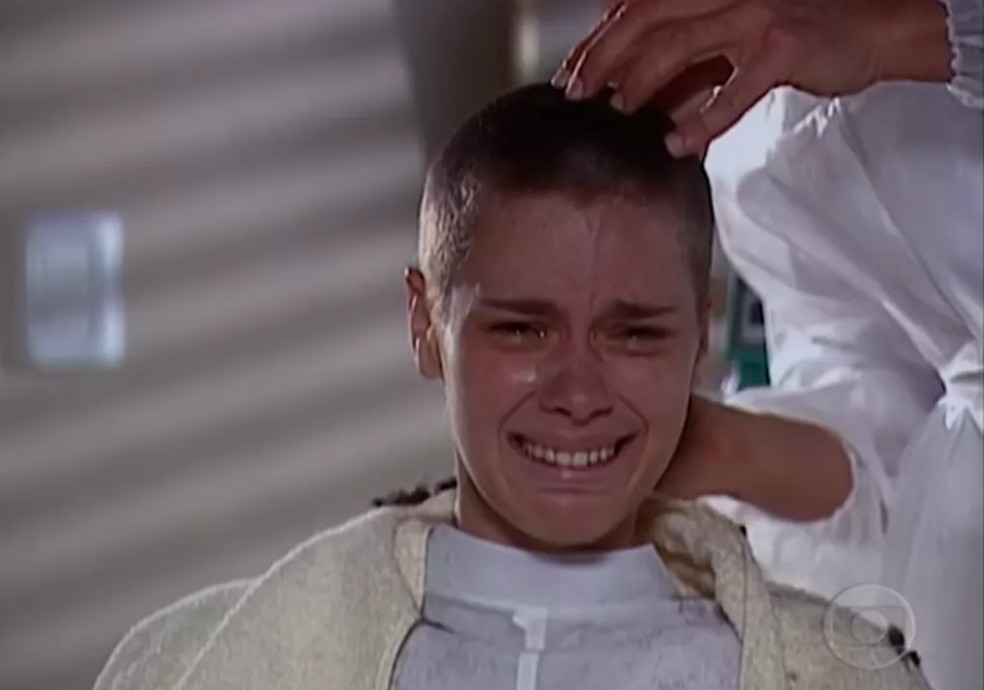 Carolina Dieckmann como Camila em'Laços de família' — Foto: Reprodução
