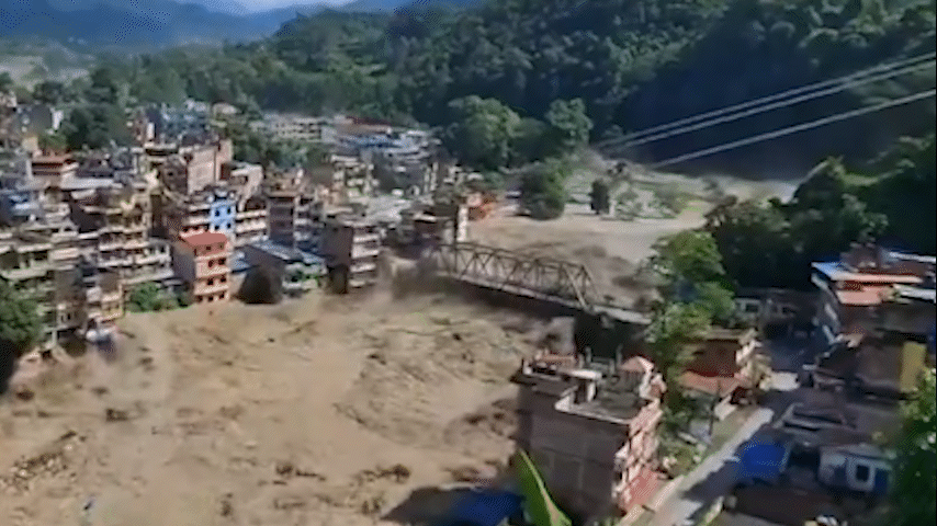 Imagens mostram momento em que ‘tsunami’ de lama atinge o Nepal; assista - QTU Questões do Universo