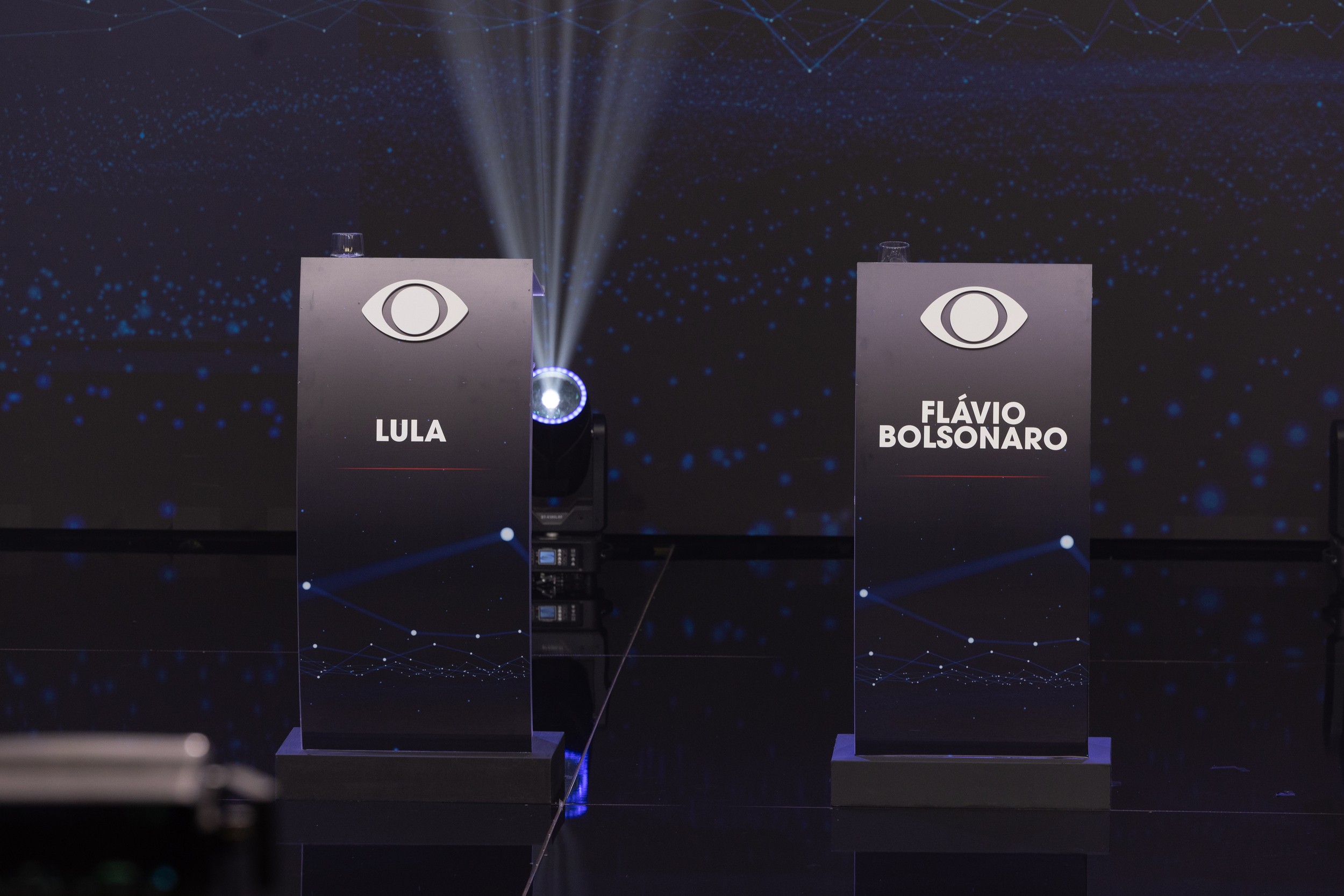 Um debate presidencial cujas ausências foram mais marcantes que as presenças - QTU Questões do Universo
