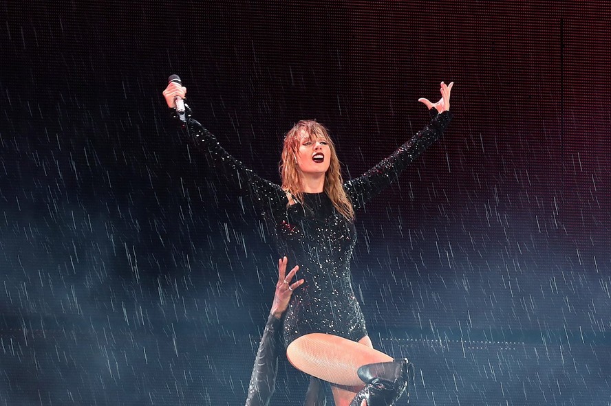Taylor Swift fará shows no Brasil nos dias 18 de novembro no Rio, e 25 e 26 em São Paulo.