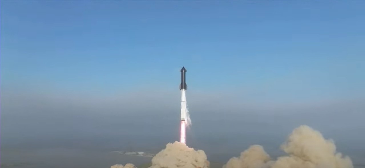 Starship, momentos antes de explodir — Foto: Reprodução/Youtube