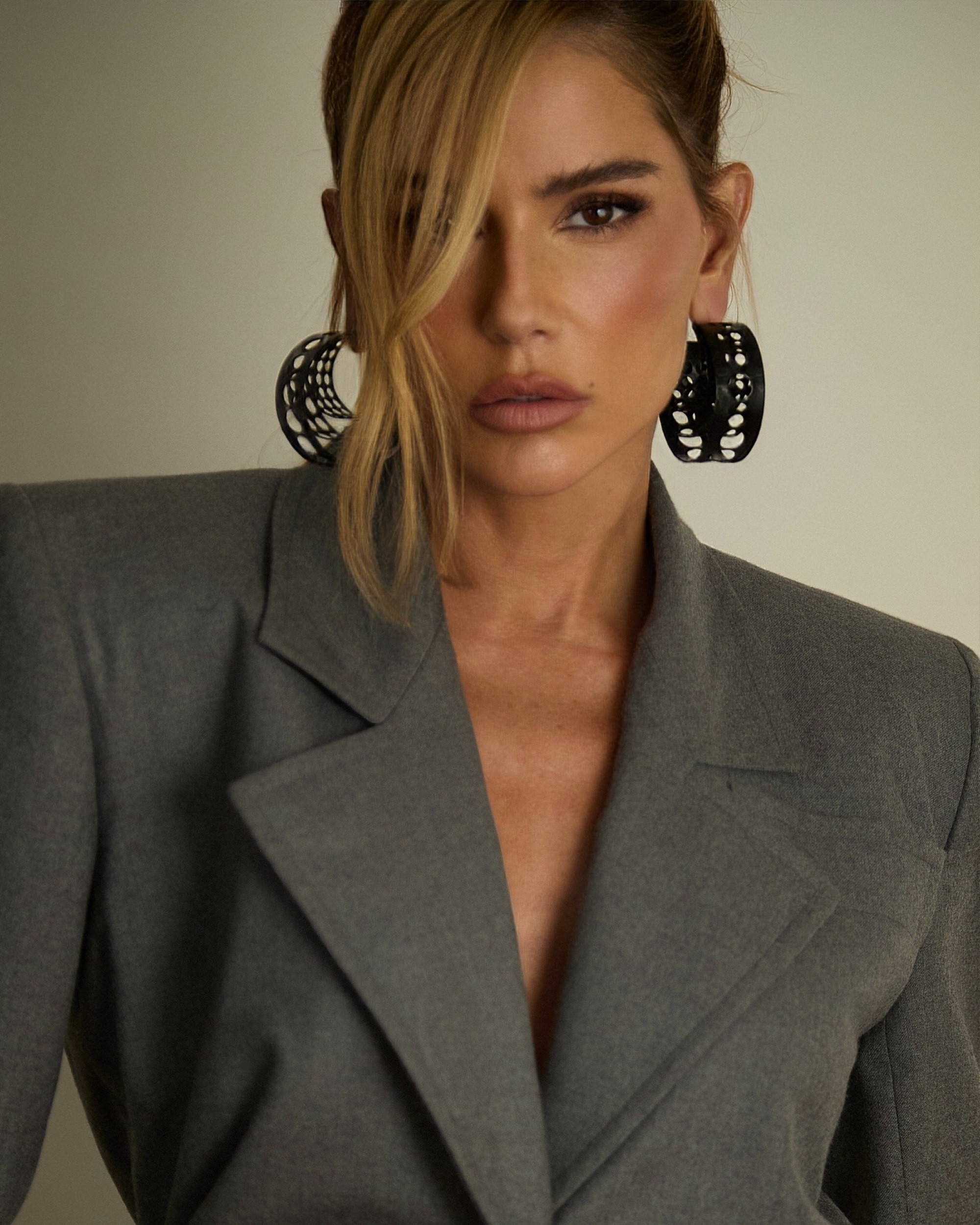 Deborah Secco revela traumatizantes relacionamentos tóxicos