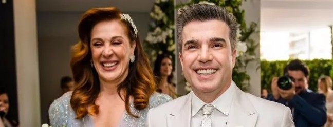 Claudia Raia e Jarbas Homem de Mello se casaram em 2018 — Foto: Divulgação