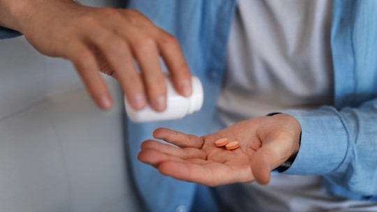 Efeitos colaterais, diferenças entre os remédios e desmame: tudo o que você realmente precisa saber sobre antidepressivos