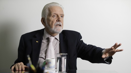 Entrevista: 'Ministro não precisa de convite para ajudar no Congresso', cobra líder do governo Lula no Senado