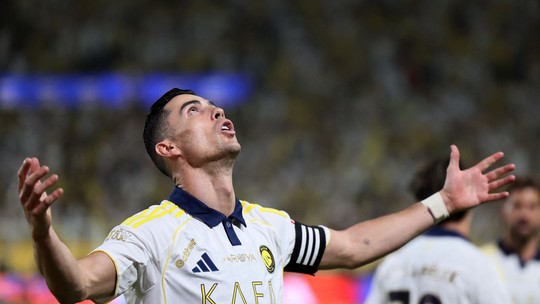 Bento pede desculpas a Cristiano Ronaldo após título do Al-Nassr; veja vídeo Bento pede desculpas a Cristiano Ronaldo após título do Al-Nassr; veja vídeo