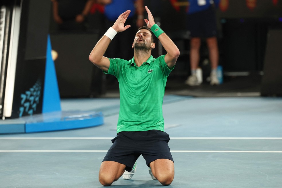 Novak Djokovic no Australian Open — Foto: IZHAR KHAN / AFP