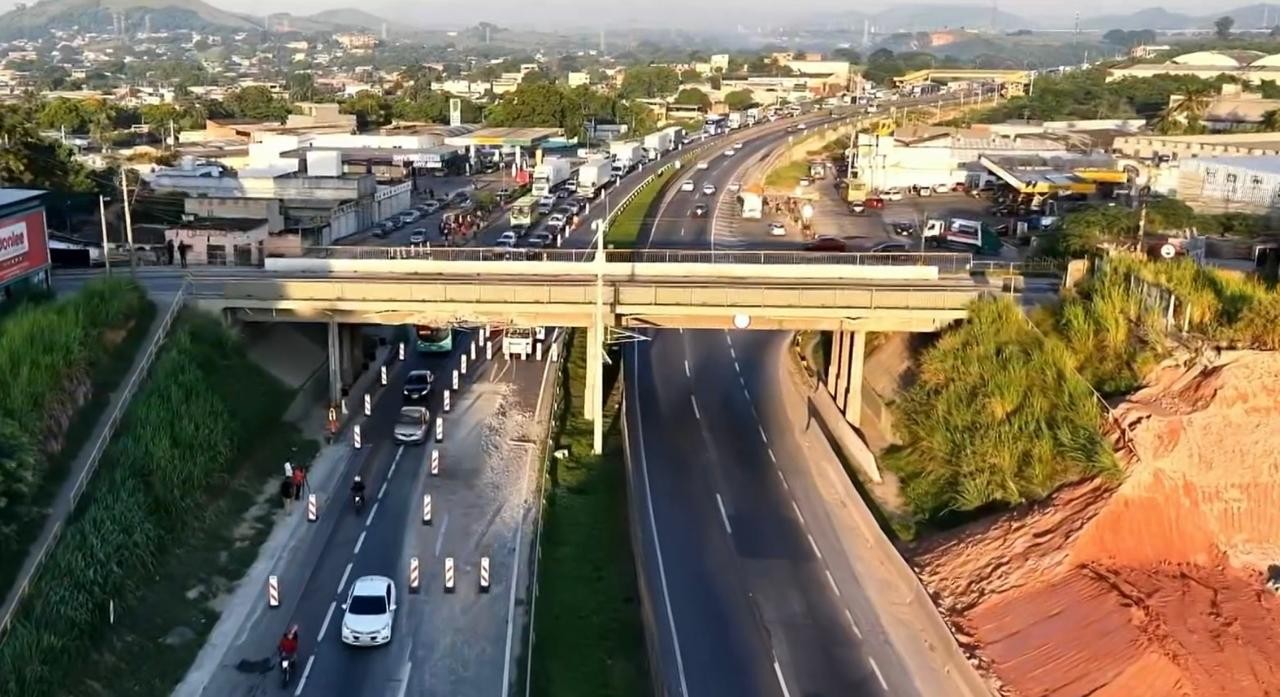 Dutra tem sete quilômetros de engarrafamento no sentido Rio após acidentes