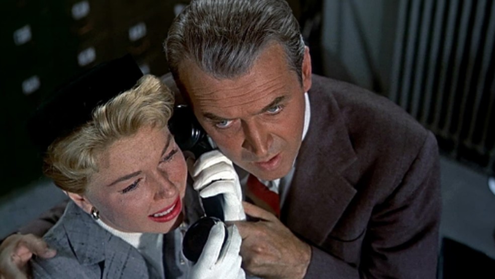 Doris Day e James Stewart em cena de 'O homem que sabia demais', filme de Alfred Hitchcock — Foto: Reprodução