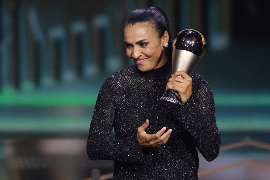 Marta foi homenageada na cerimônia do Fifa The Best, em Londres