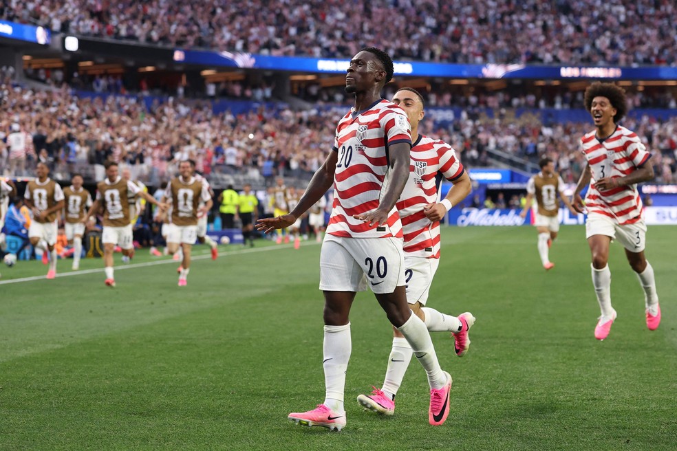Balogun marca dois gols para os Estados Unidos no primeiro tempo contra o Paraguai — Foto: Richard HEATHCOTE / GETTY IMAGES NORTH AMERICA / Getty Images via AFP