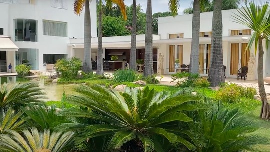 Veja fotos de mansão de 7 mil m² de Hebe Camargo que está à venda em SP; filho estima valor de R$ 30 milhões