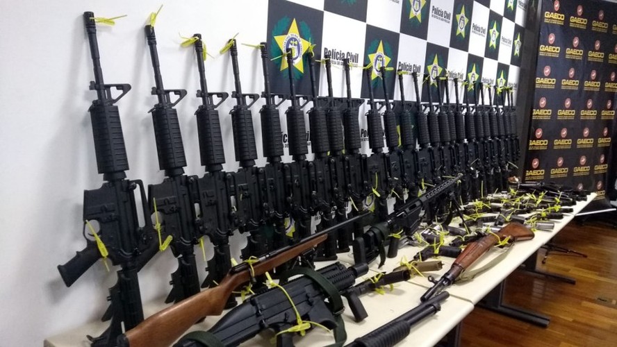 Fuzis apreendidos no Rio