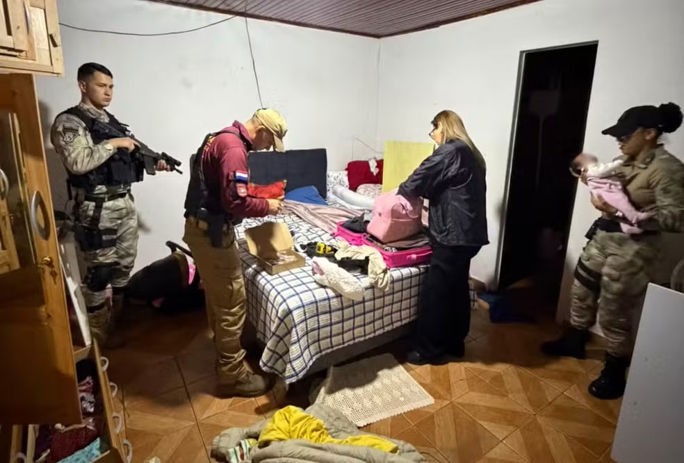 Bebê sequestrada e levada ao Paraguai é resgatada após rastreamento de celular
