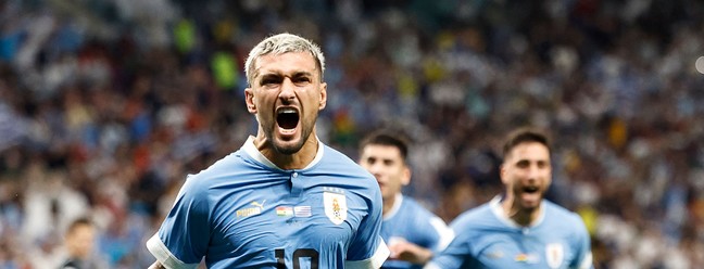 Arrascaeta, craque do Flamengo, marcou dois gols contra Gana — Foto: KHALED DESOUKI/AFP