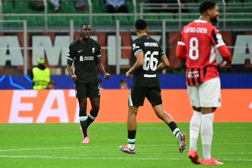 Konaté marcou um dos gols do Liverpool contra o Milan na Champions League — Foto: PIERO CRUCIATTI / AFP