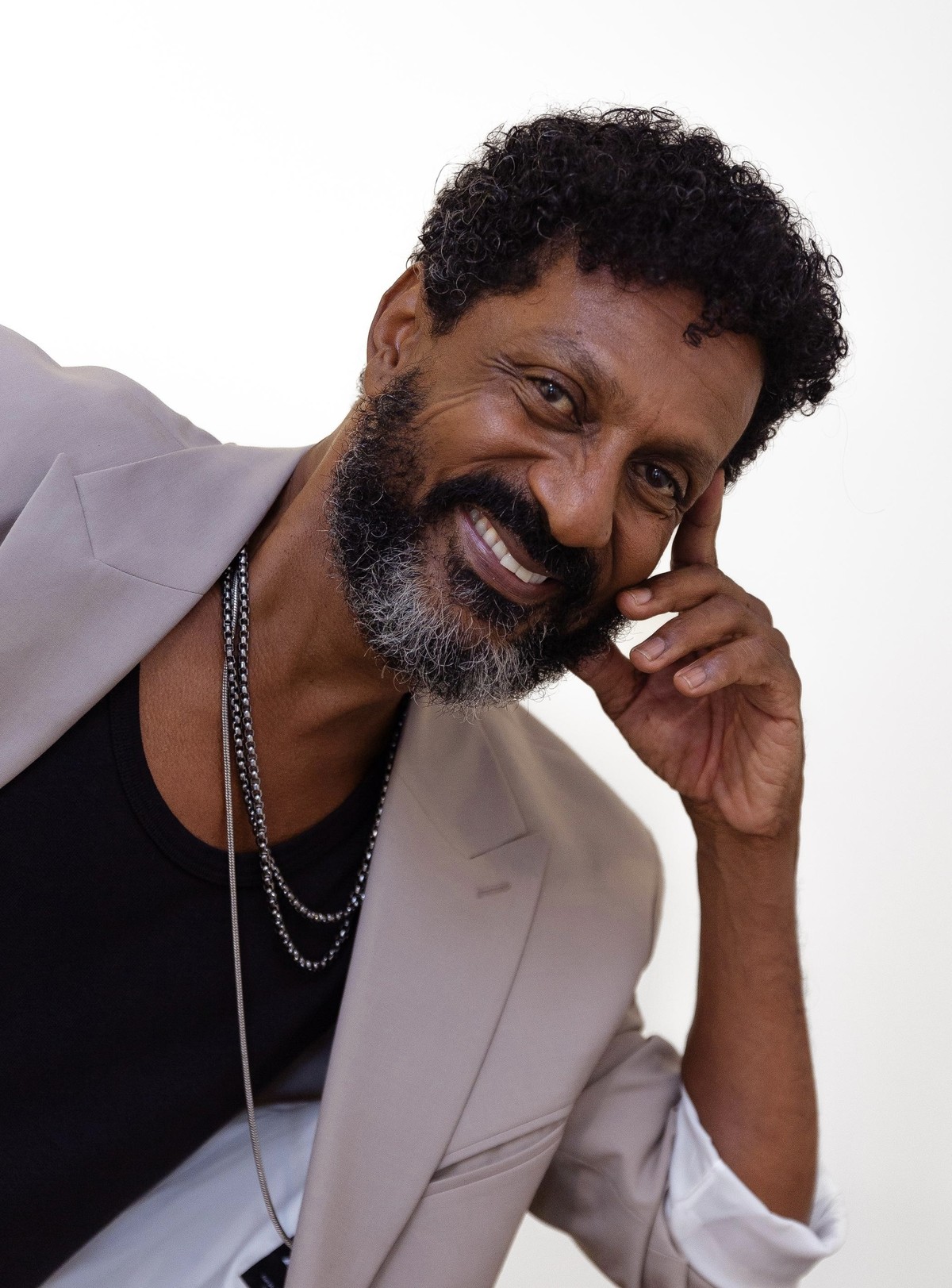 Luis Miranda Aborda Saúde Mental e Representatividade Negra em Papel Marcante na Série 'A(u)tores'