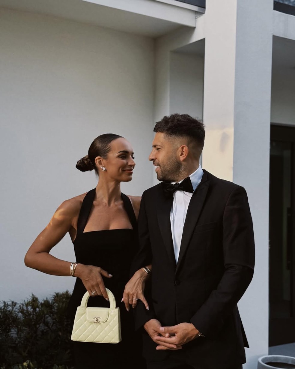 Jordi Alba e esposa em aniversário de David Beckham — Foto: Reprodução