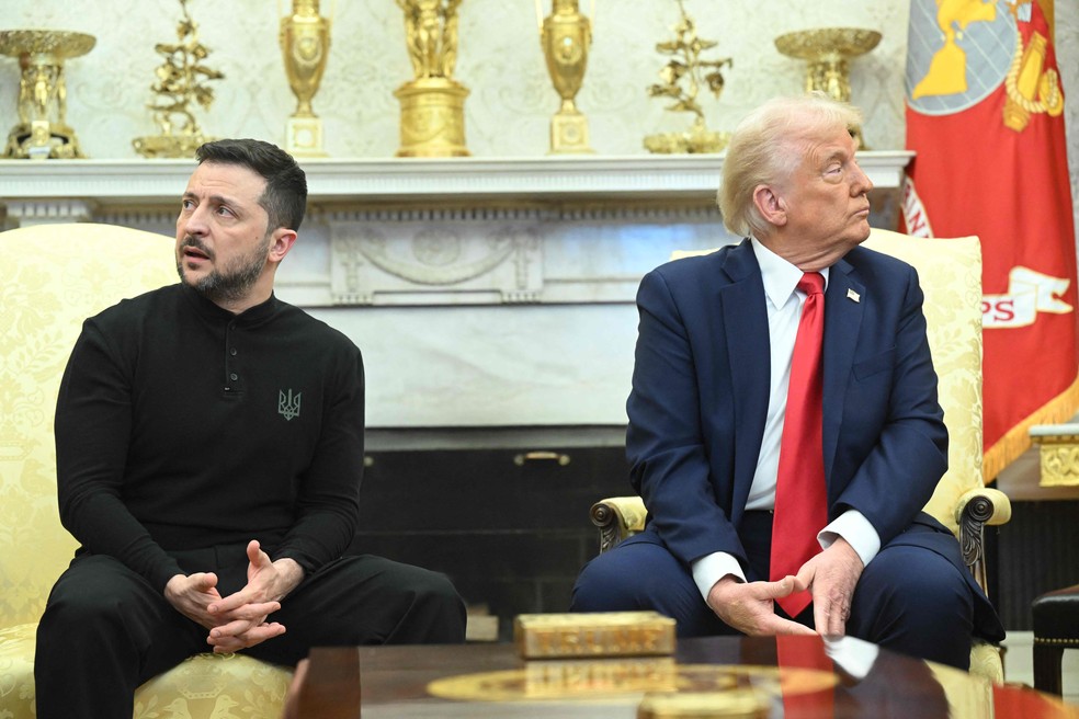 Donald Trump e Volodymyr Zelensky se desentenderam durante visita do ucraniano à Casa Branca — Foto: SAUL LOEB / AFP