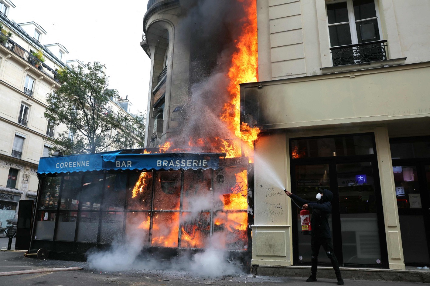 Performing vão, such as Ruas Nafrança Emresposta ànomeação de Sébastien Lecornu, 39, AO CARGO de Primeiro-Ministro Pelo Pelo President Emmanuel Macron. - Foto: Thomas Samson