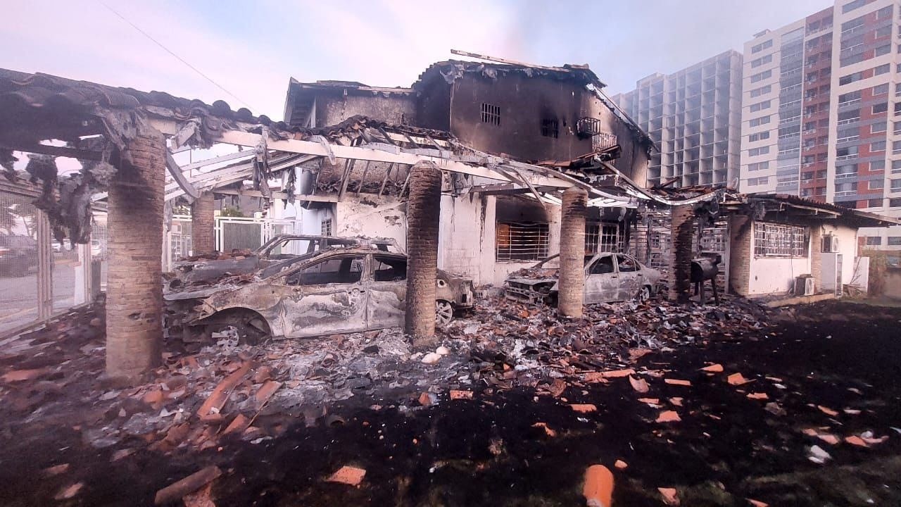 Fotos mostram destruição na base militar de La Carlota e no Forte Tiuna, em Caracas, após ataques dos EUA em 3 de janeiroto: Reprodução