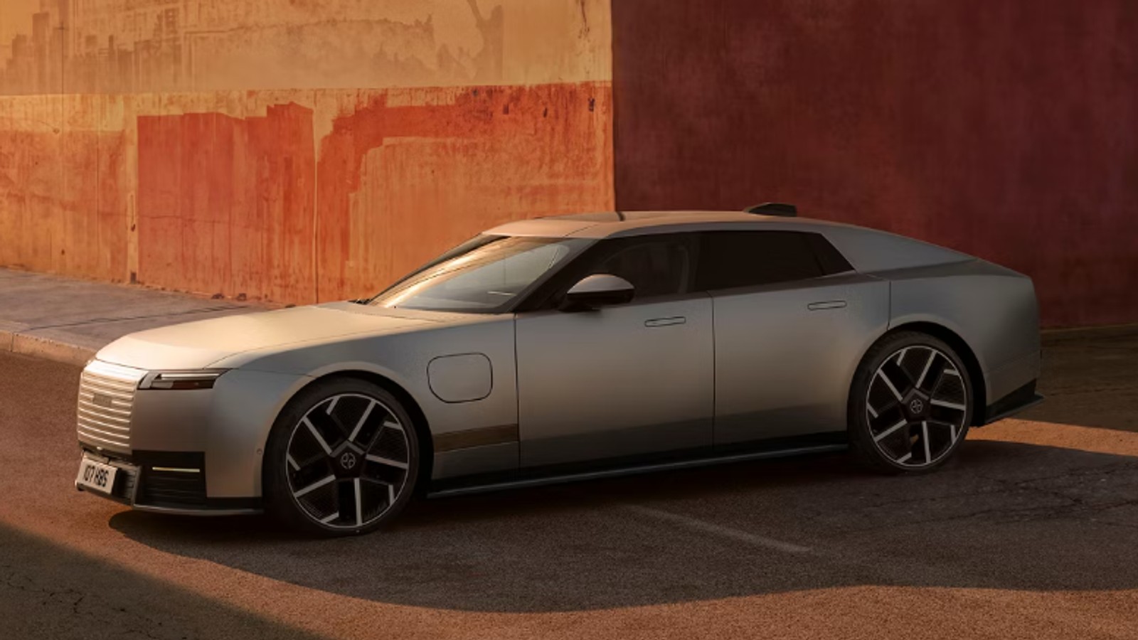 Jaguar revela novo supercarro elétrico de luxo que vai de 0 a 100 km/h em 3,2s após rebranding polêmico; fotos