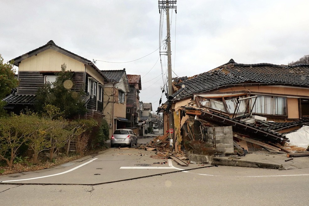 Casas na cidade de Wajima danificadas por um terremoto no Japão — Foto: Yusuke Fukuhara / Yomiuri Shimbun / AFP