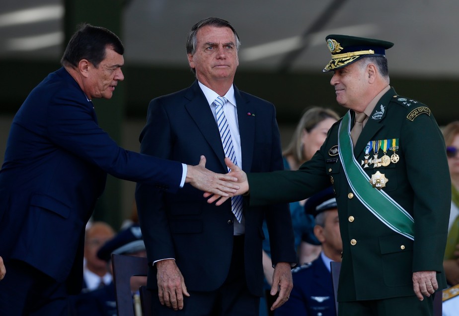 Mais uma ameaça: Bolsonaro fala em intervenção federal em