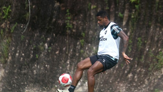 Enquanto não tem Tiquinho e reforço, Botafogo aposta em Junior Santos