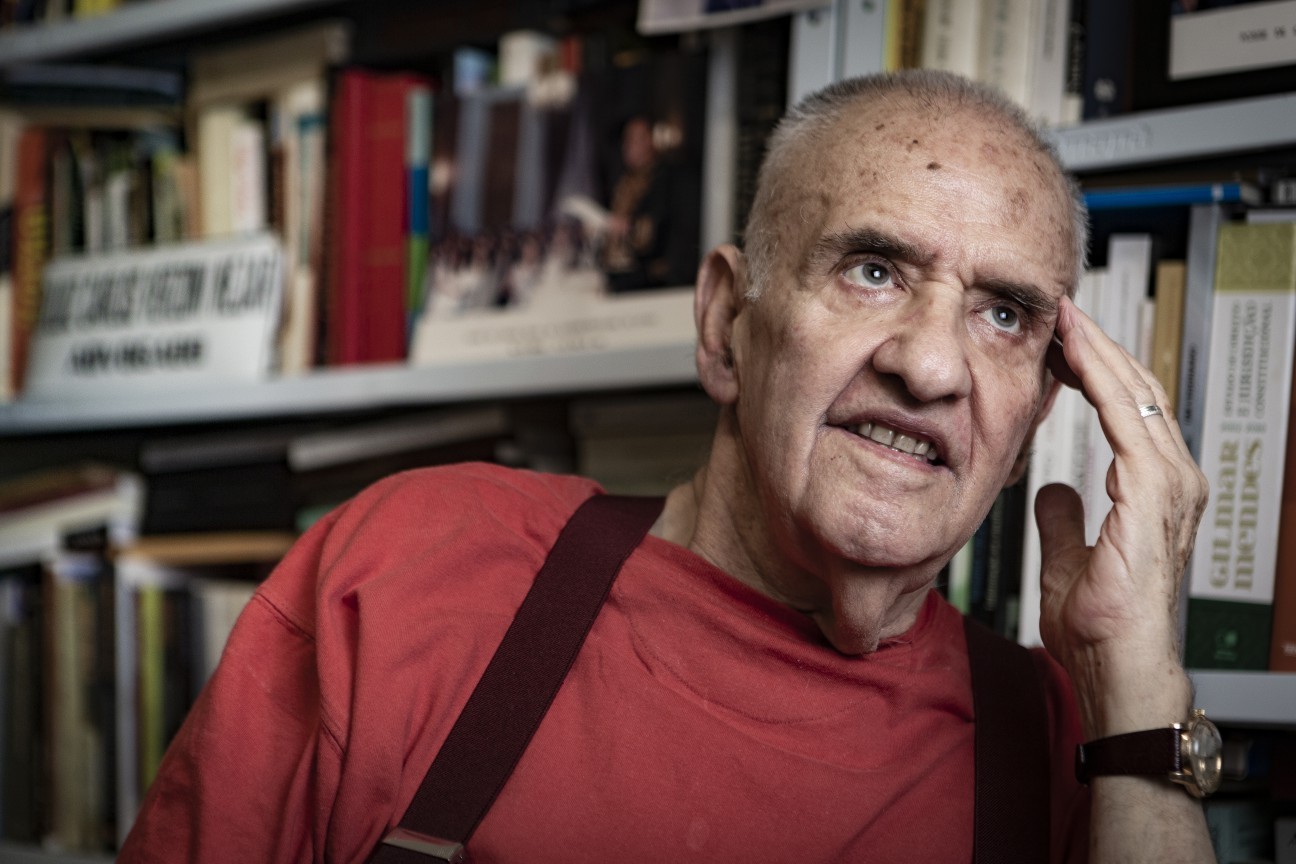 Carlos Nejar cria 'Quixote às avessas' e aposta na ética da cavalaria em novo romance