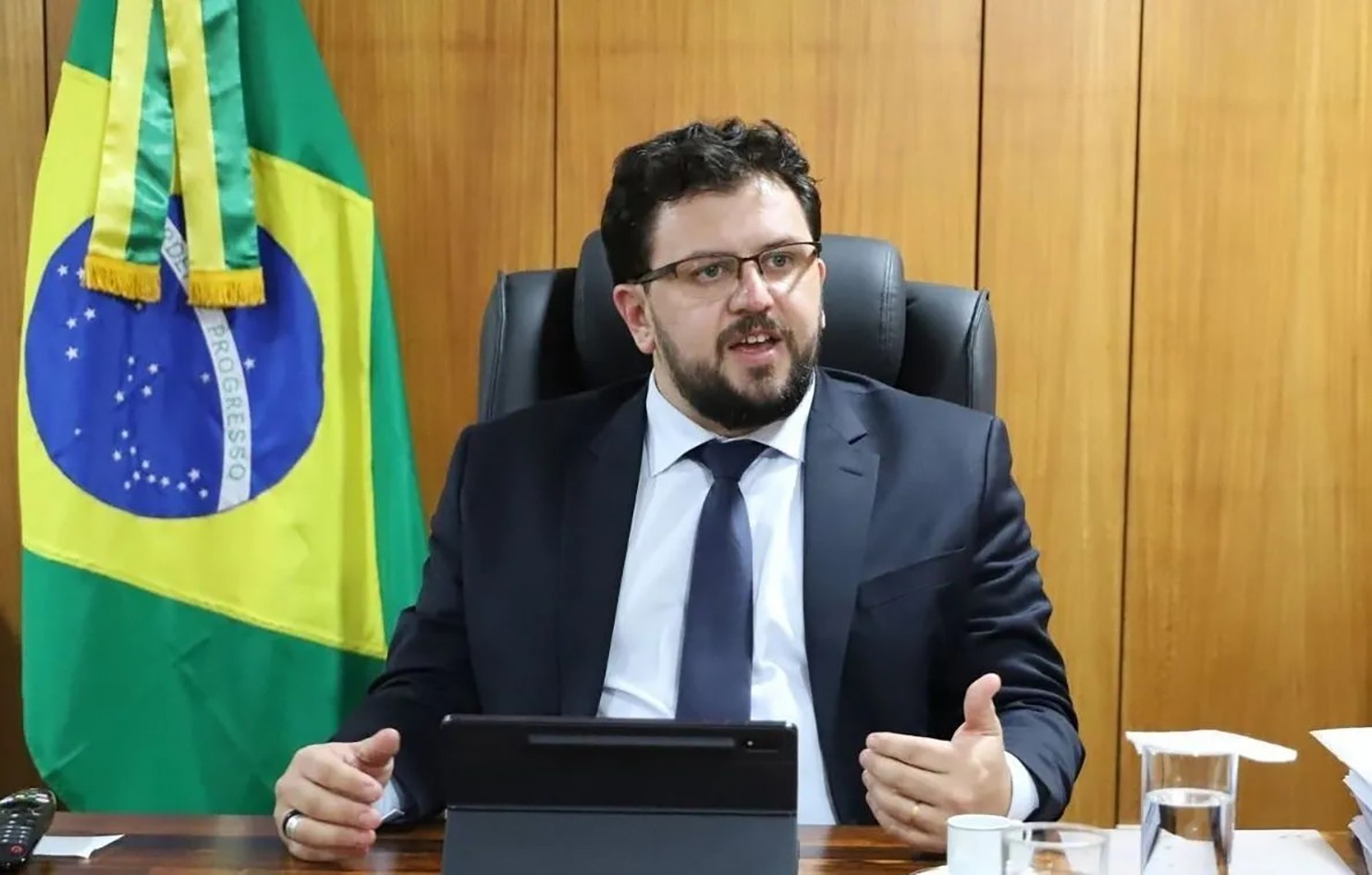 Ex-assessor do Lula: oposição sai na frente ao conseguir associar termos como 