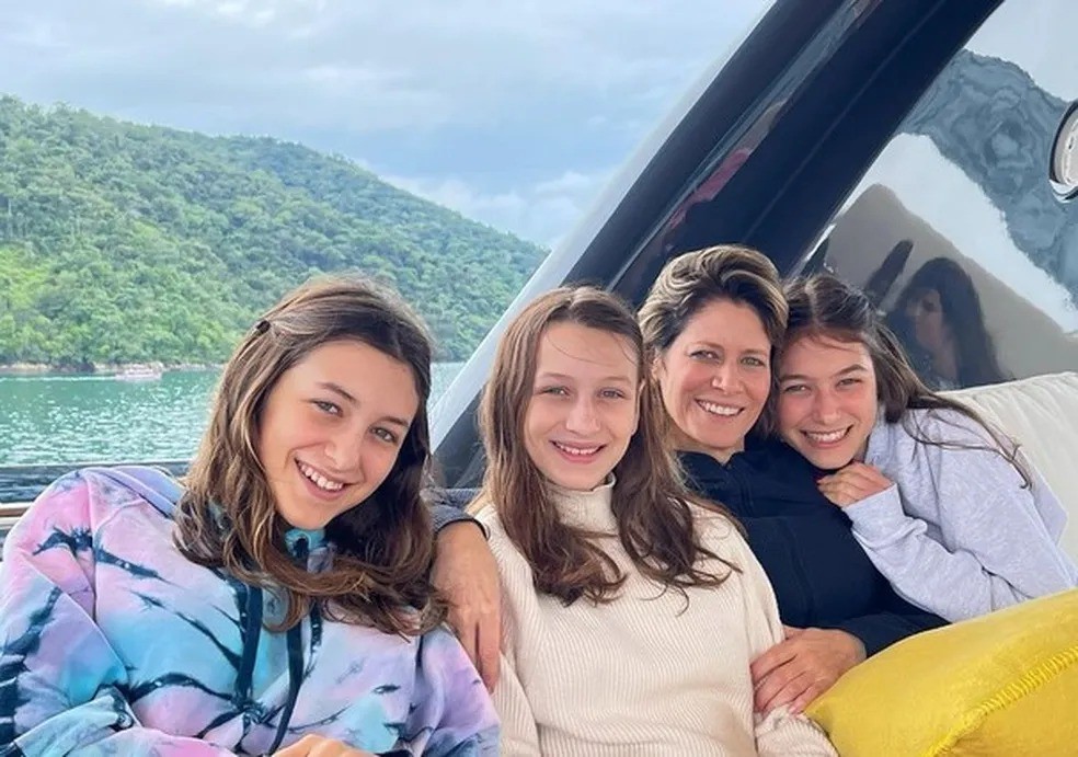 Didi Wagner e as três filhas — Foto: Reprodução/Instagram