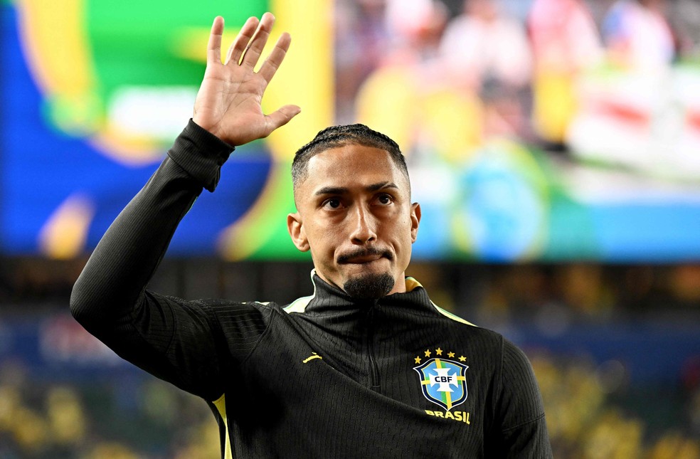 Raphinha depois do jogo Brasil x Haiti na Copa do Mundo — Foto: Jewel Samad / AFP