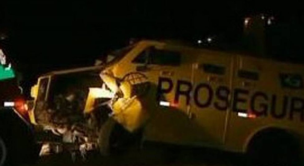 Prosegur armored car stolen in 2008 — Photo: Reproduction