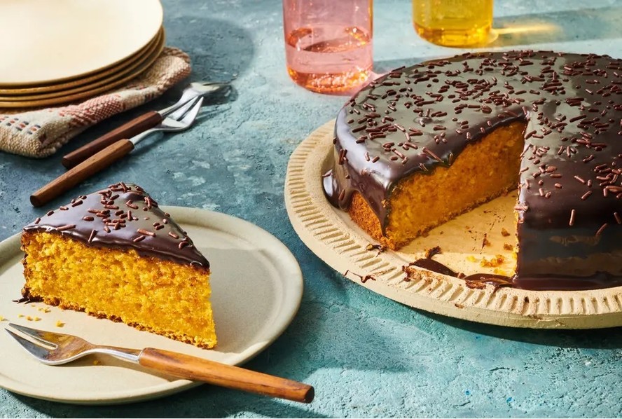 Deu no NYT: Aprenda a fazer o bolo de cenoura que encantou o mundo