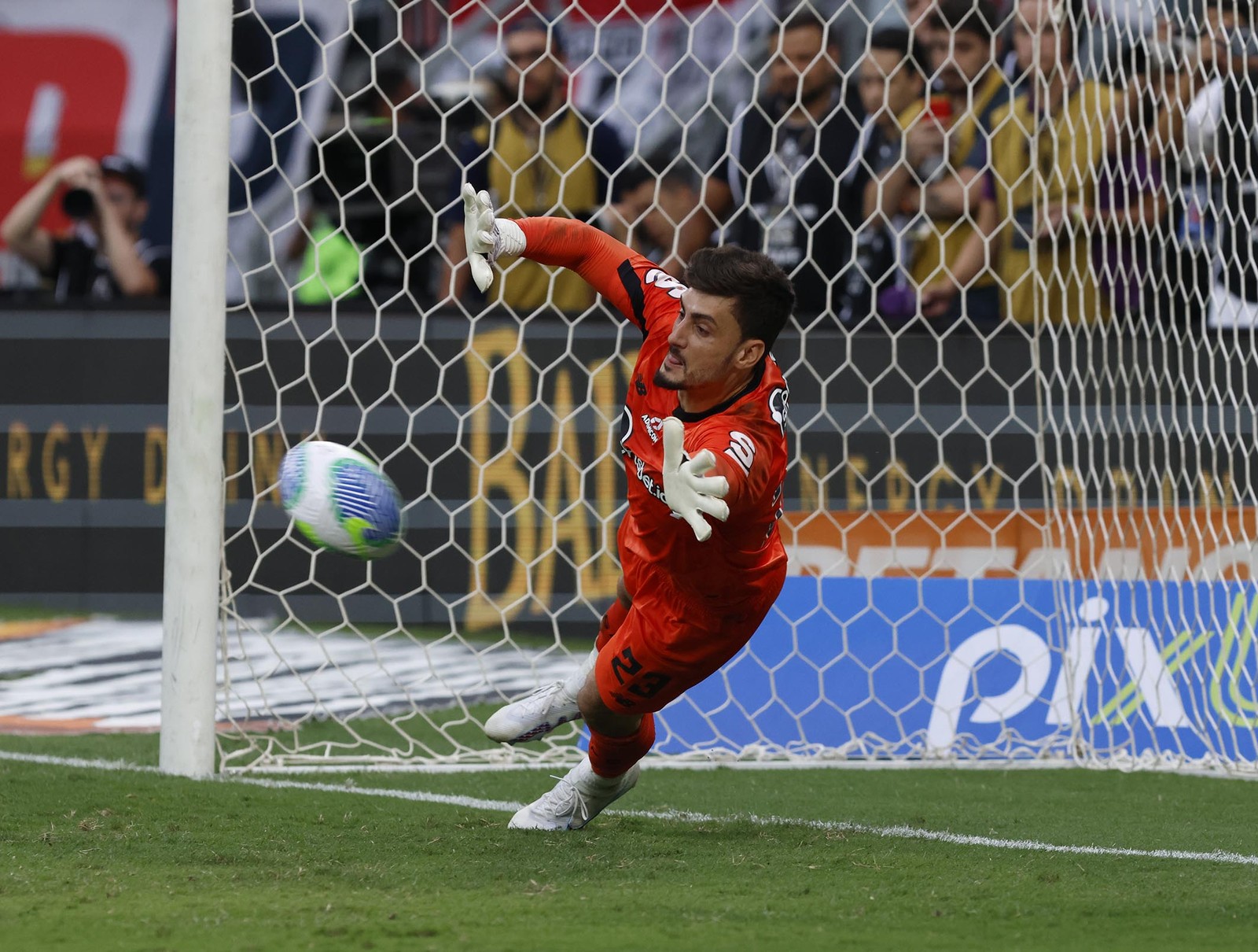 Rafael, do São Paulo, foi convocado pela primeira vez — Foto: Rubens Chiri / São Paulo FC