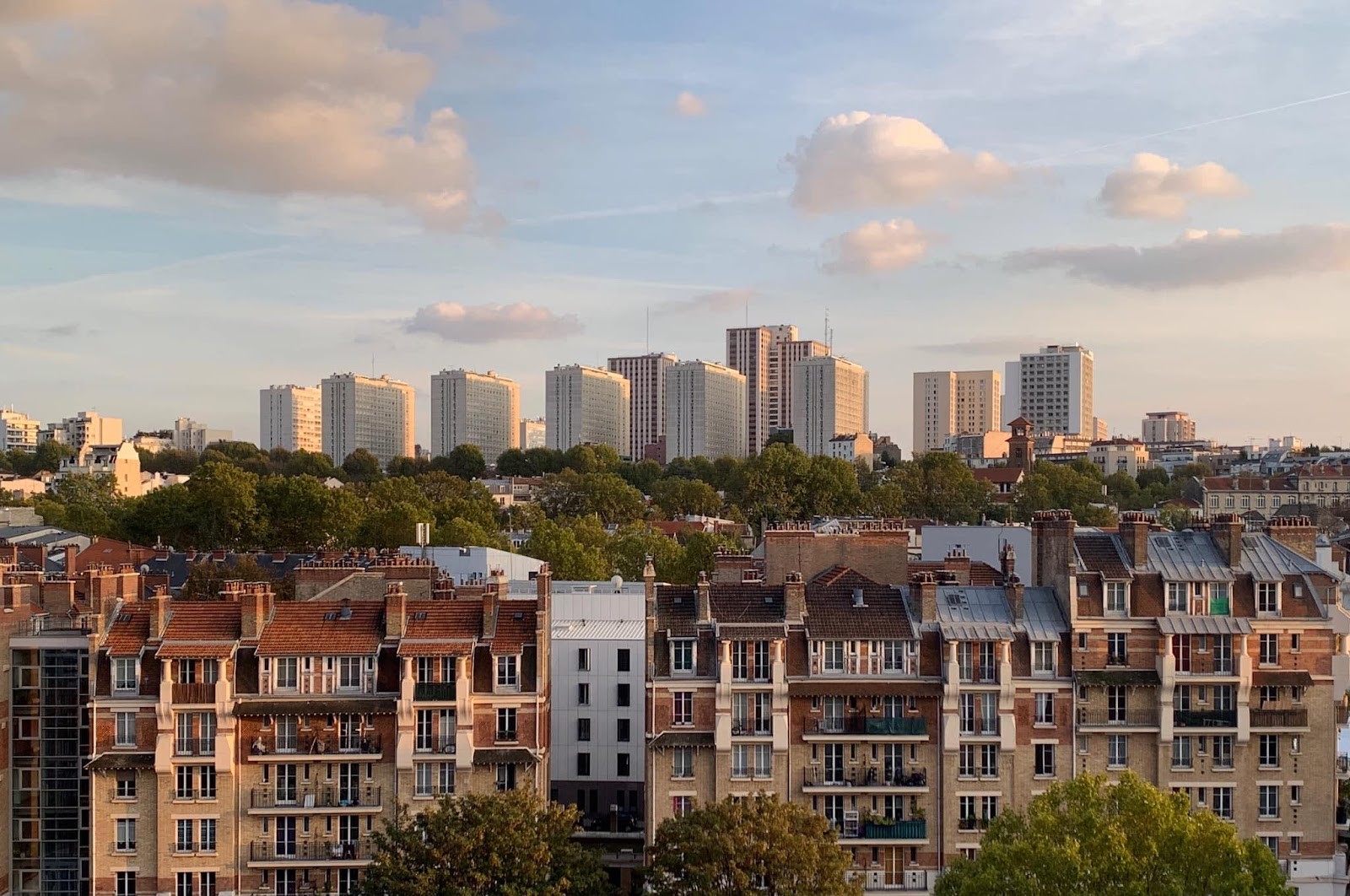 França impõe 'multa recorde' contra prédio de Paris transformado em hospedagens de Airbnb