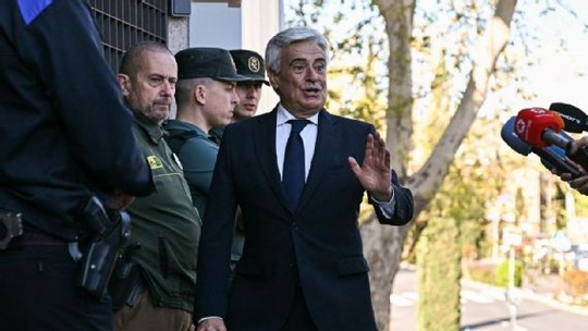 Federação Espanhola de Futebol tem novo presidente após saída de Rubiales por assédio contra jogadora