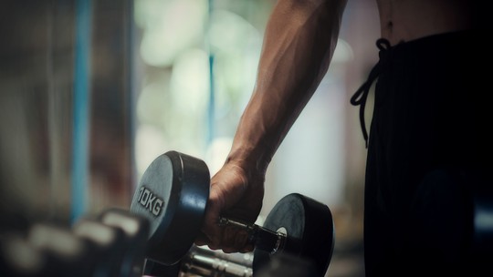 Whey protein, smoothie e dietas: o que realmente funciona para ganhar massa muscular?